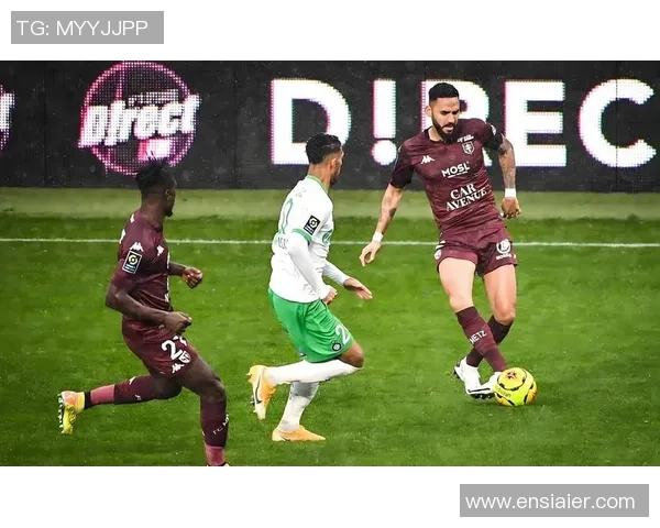 德甲精彩对决：里昂与曼联激战成平局战术解析引发热议