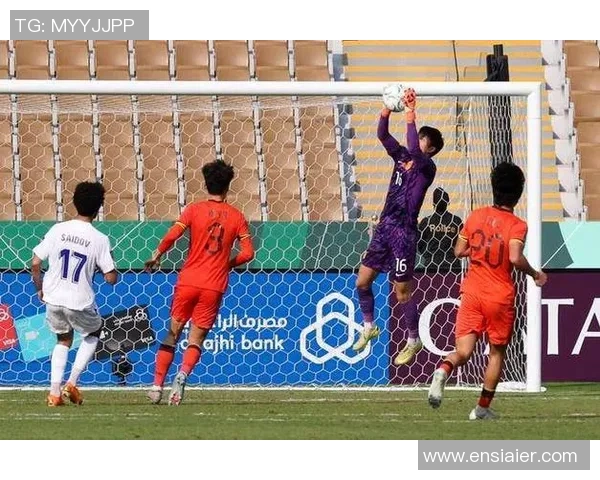 中超激战那不勒斯与波尔图平局点球大战引发全场热烈反响